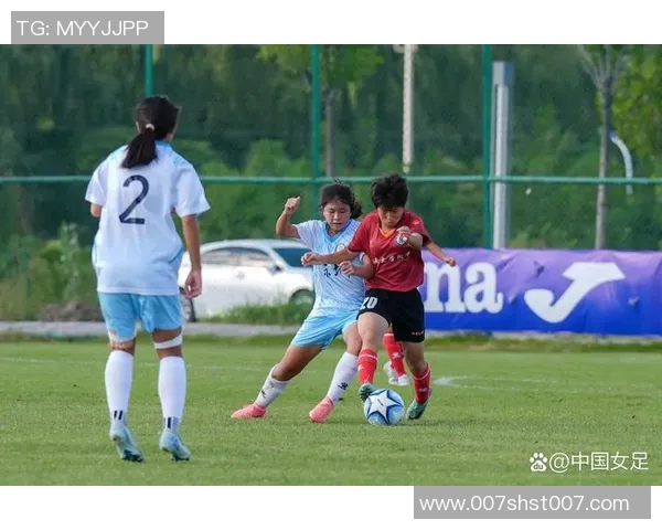 2016年足球明星女运动员精彩瞬间回顾与照片分享 2016年足球明星女运动员精彩瞬间回顾与照片分享