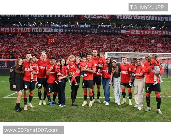 城市联赛特别报道：成都羽毛球队拼搏历程与荣耀瞬间的真实记录