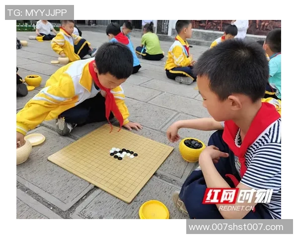 姚明与足球明星同框合影展现体育巨星风采与友谊的精彩瞬间